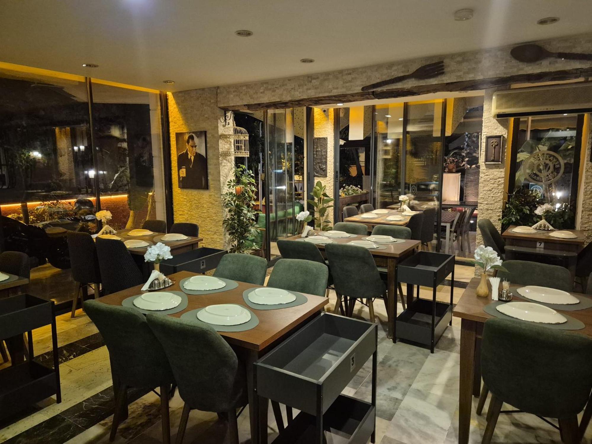 Beyaz Melek Apart Hotel Анталія Екстер'єр фото